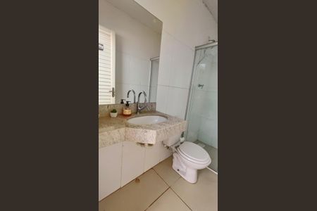 Casa de condomínio à venda com 520m², 4 quartos e 3 vagasBanheiro 2
