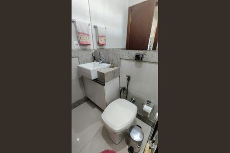 Casa de condomínio à venda com 520m², 4 quartos e 3 vagasBanheiro 1