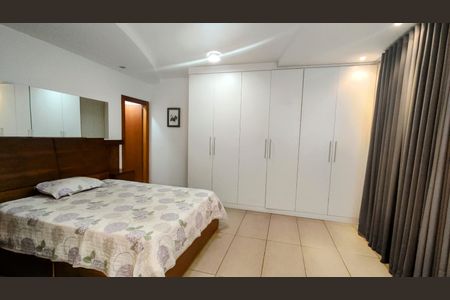 Casa de condomínio à venda com 520m², 4 quartos e 3 vagasSuíte 1