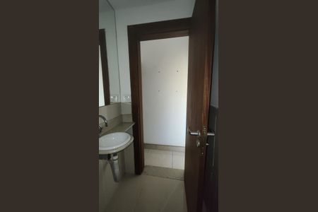 Casa de condomínio à venda com 520m², 4 quartos e 3 vagasGaragem - Banheiro