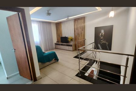 Casa de condomínio à venda com 520m², 4 quartos e 3 vagasSala 2