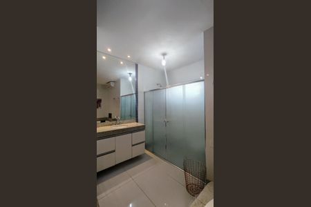 Casa de condomínio à venda com 520m², 4 quartos e 3 vagasBanheiro da Suíte 1