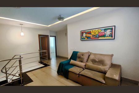 Casa de condomínio à venda com 520m², 4 quartos e 3 vagasSala 2