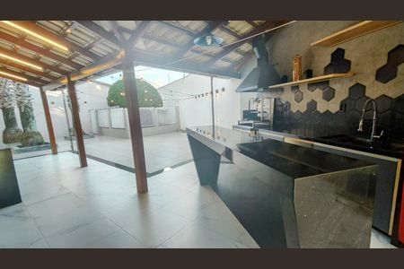 Casa de condomínio à venda com 520m², 4 quartos e 3 vagasÁrea gourmet