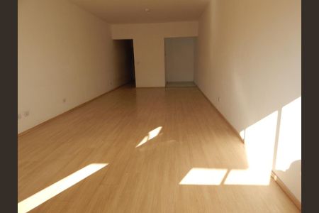 Casa à venda com 300m², 3 quartos e 6 vagasFoto 05