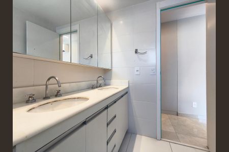 Apartamento à venda com 120m², 3 quartos e 2 vagasBanheiro da Suíte 2