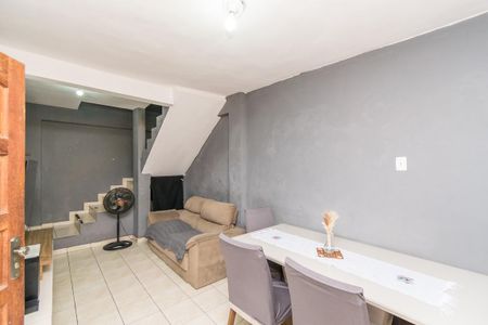 Casa à venda com 110m², 3 quartos e 1 vaga Casa à venda com 110m², 3 quartos e 1 vagaSala