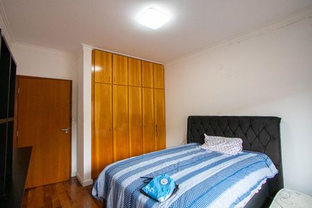 Casa à venda com 209m², 4 quartos e 2 vagasQuarto 1