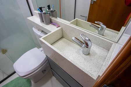 Casa à venda com 209m², 4 quartos e 2 vagasBanheiro social