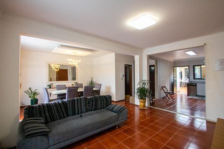 Casa à venda com 209m², 4 quartos e 2 vagasSala