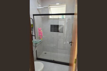 Casa de condomínio à venda com 180m², 3 quartos e 1 vagaBanheiro