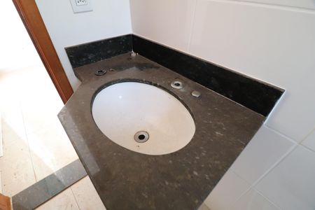 Apartamento para alugar com 60m², 2 quartos e 1 vagaBanheiro do Quarto 2