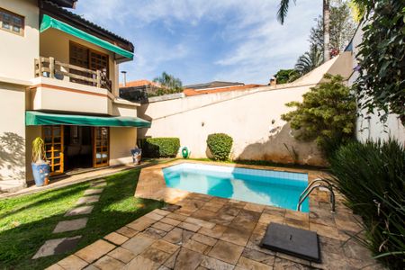 Casa de condomínio à venda com 320m², 4 quartos e 2 vagasPiscina