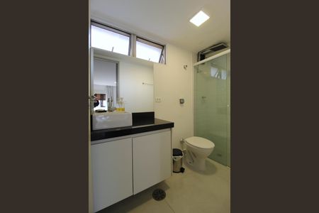 Apartamento à venda com 122m², 3 quartos e 2 vagasBanheiro da Suíte