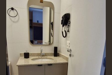 Studio para alugar com 27m², 1 quarto e sem vaga Studio para alugar com 27m², 1 quarto e sem vagaBanheiro