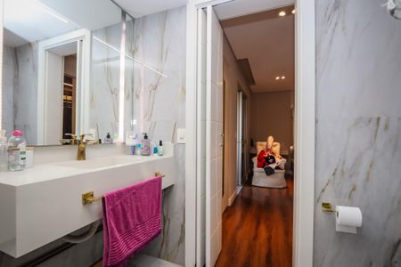 Apartamento à venda com 152m², 3 quartos e 3 vagasBanheiro da Suite