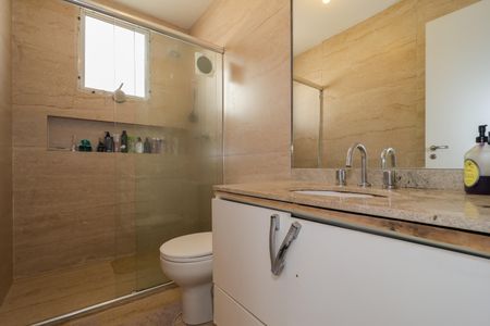 Casa de condomínio à venda com 230m², 4 quartos e 3 vagasBanheiro da Suíte