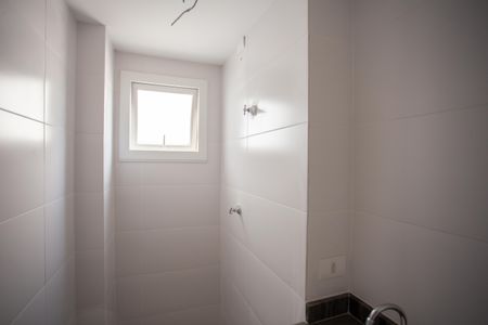 Apartamento à venda com 38m², 2 quartos e 1 vagaBANHEIRO