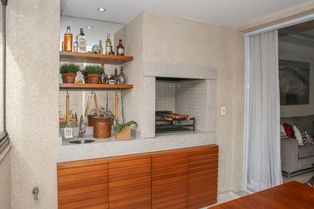 Apartamento à venda com 135m², 3 quartos e 3 vagas Apartamento à venda com 135m², 3 quartos e 3 vagasVaranda Gourmet