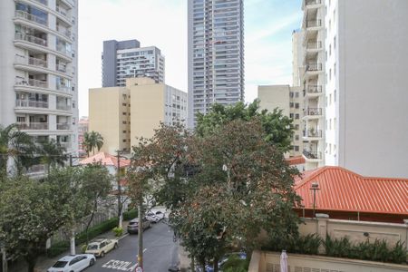 Apartamento à venda com 135m², 3 quartos e 3 vagas Apartamento à venda com 135m², 3 quartos e 3 vagasVista da Suíte 1