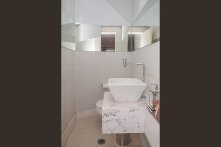 Apartamento à venda com 135m², 3 quartos e 3 vagas Apartamento à venda com 135m², 3 quartos e 3 vagasLavabo