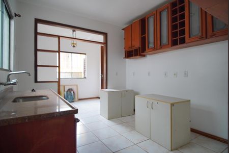 Casa para alugar com 350m², 3 quartos e 3 vagasCozinha