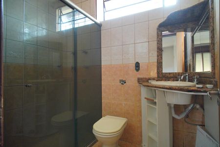 Casa para alugar com 350m², 3 quartos e 3 vagasBanheiro suíte