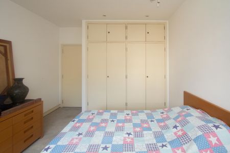 Casa à venda com 220m², 4 quartos e 4 vagasQuarto 3