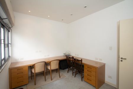 Casa à venda com 220m², 4 quartos e 4 vagasQuarto 2