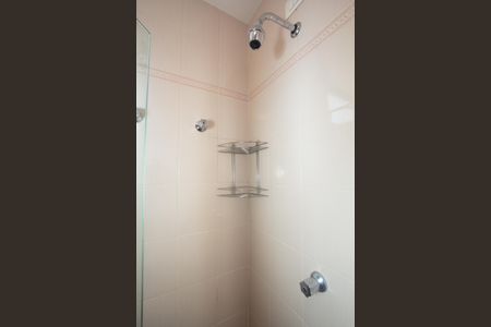 Casa à venda com 220m², 4 quartos e 4 vagasBanheiro 2