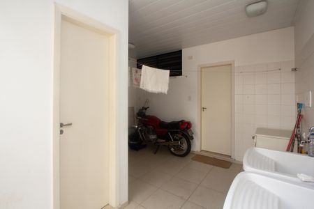 Casa à venda com 220m², 4 quartos e 4 vagasÁrea de Serviço