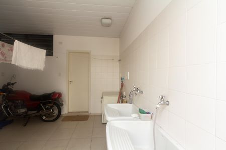 Casa à venda com 220m², 4 quartos e 4 vagasÁrea de Serviço