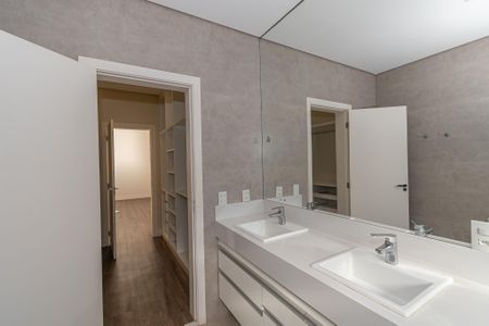 Casa de condomínio para alugar com 205m², 3 quartos e 4 vagas Casa de condomínio para alugar com 205m², 3 quartos e 4 vagasBanheiro da Suíte 1