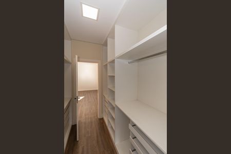 Casa de condomínio para alugar com 205m², 3 quartos e 4 vagas Casa de condomínio para alugar com 205m², 3 quartos e 4 vagasCloset da suíte 1