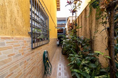 Casa à venda com 125m², 3 quartos e 2 vagas Casa à venda com 125m², 3 quartos e 2 vagasCorredor Lateral