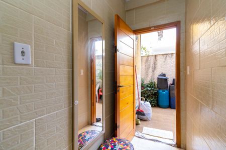 Casa à venda com 125m², 3 quartos e 2 vagas Casa à venda com 125m², 3 quartos e 2 vagasCorredor de Entrada