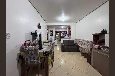 Casa à venda com 54m², 2 quartos e 4 vagas Casa à venda com 54m², 2 quartos e 4 vagasSala