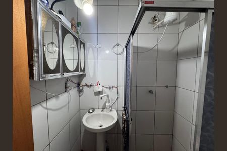 Casa à venda com 54m², 2 quartos e 4 vagas Casa à venda com 54m², 2 quartos e 4 vagasBanheiro