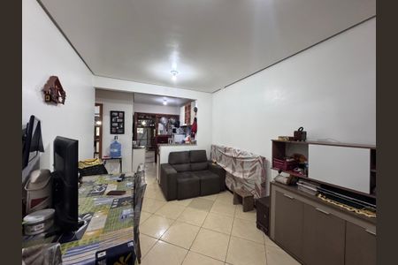 Casa à venda com 54m², 2 quartos e 4 vagas Casa à venda com 54m², 2 quartos e 4 vagasSala