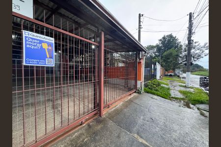 Casa à venda com 54m², 2 quartos e 4 vagas Casa à venda com 54m², 2 quartos e 4 vagasFachada