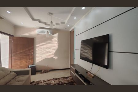 Casa de condomínio à venda com 360m², 3 quartos e 3 vagasSala