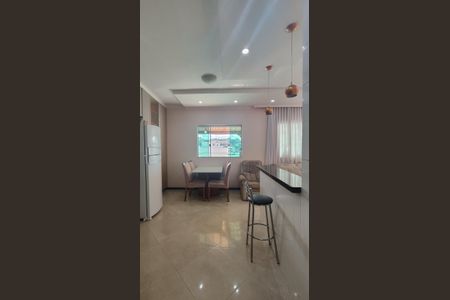 Casa de condomínio à venda com 360m², 3 quartos e 3 vagasSala