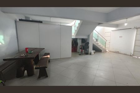 Casa de condomínio à venda com 360m², 3 quartos e 3 vagasGaragem