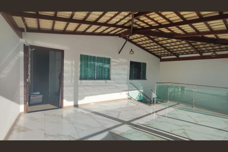 Casa de condomínio à venda com 360m², 3 quartos e 3 vagasVaranda