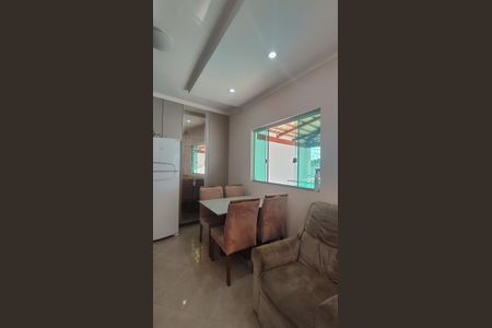 Casa de condomínio à venda com 360m², 3 quartos e 3 vagasSala