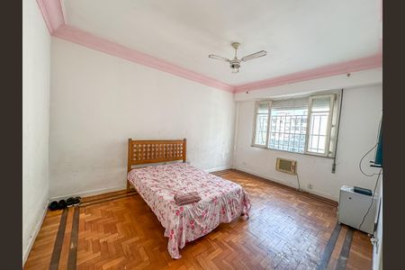 Apartamento à venda com 210m², 4 quartos e 1 vagaSuite