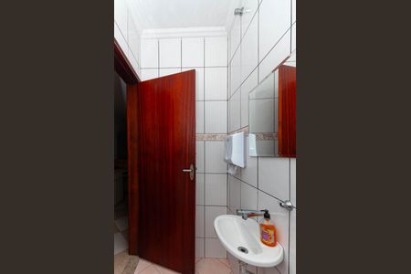 Casa à venda com 152m², 2 quartos e 2 vagasBanheiro de Serviço