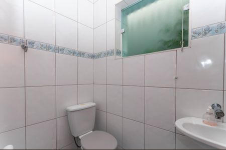 Casa à venda com 152m², 2 quartos e 2 vagasBanheiro de Serviço