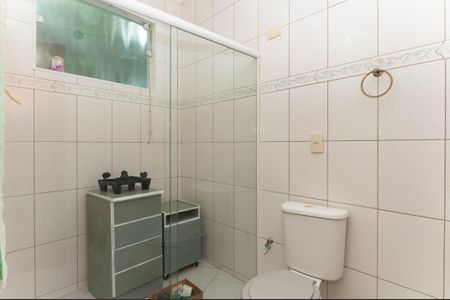 Casa à venda com 152m², 2 quartos e 2 vagasBanheiro do quarto 3 Suíte