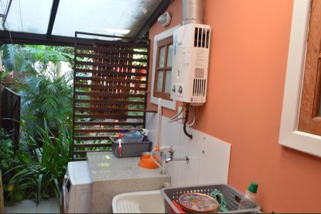 Casa para alugar com 782m², 5 quartos e 2 vagas Casa para alugar com 782m², 5 quartos e 2 vagasÁrea de Serviço